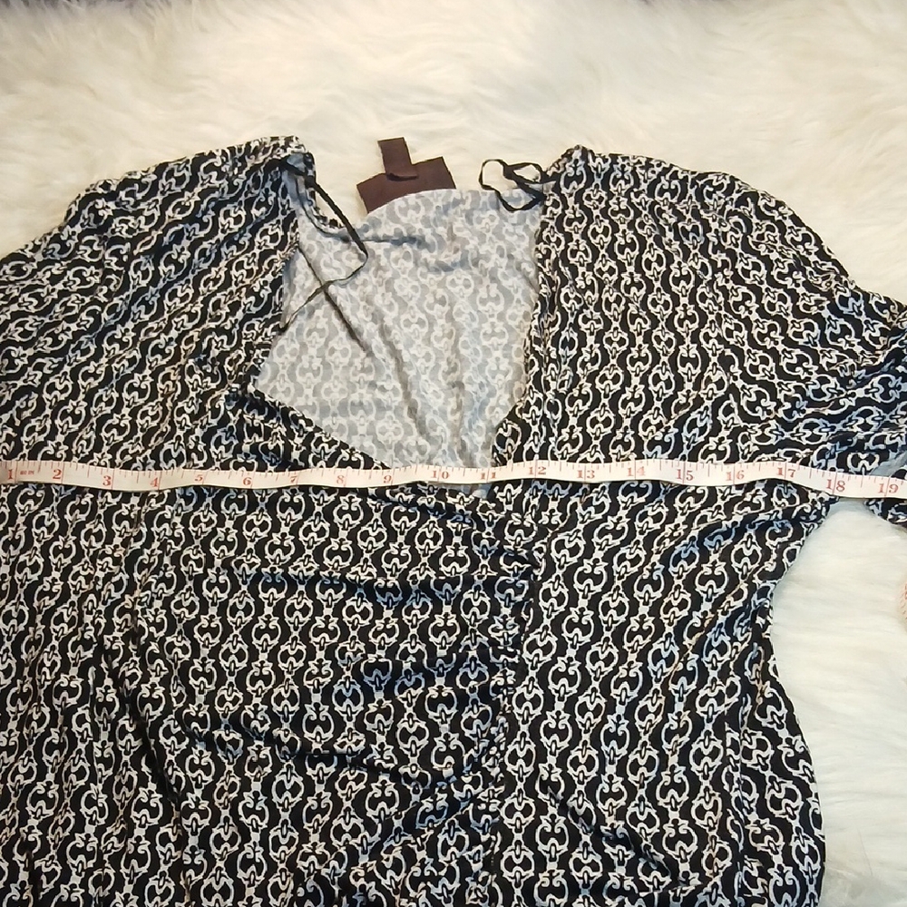 Dana Buchman Black and White Patterned Blouse - Picture 6 of 8